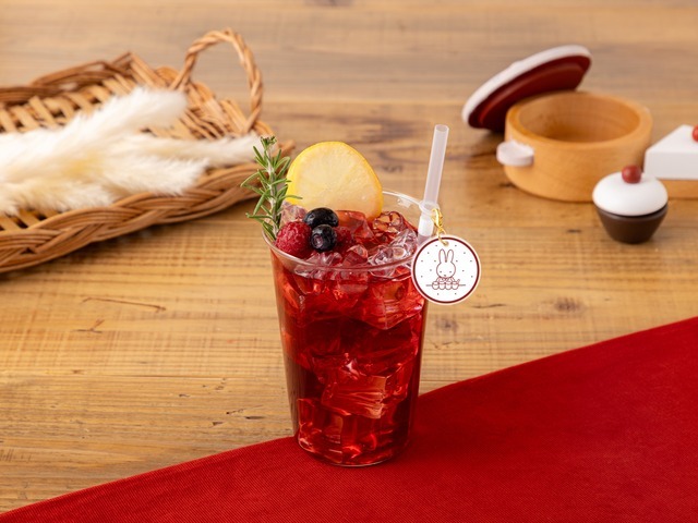 甘酸っぱいベリードリンク　