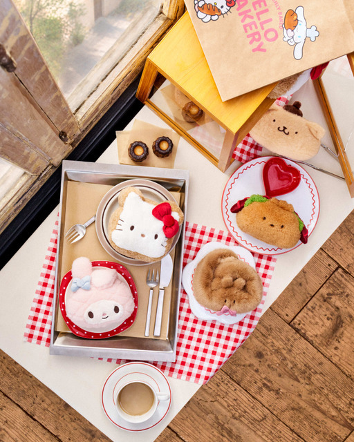 HELLO BAKERY「パンぬいぐるみ」各2,970円～6,380円