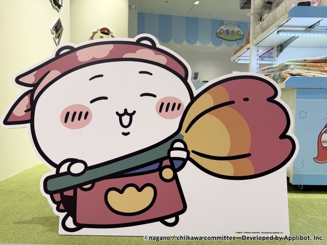 『ちいかわぽけっと　POP UP STORE』カットアウトパネル