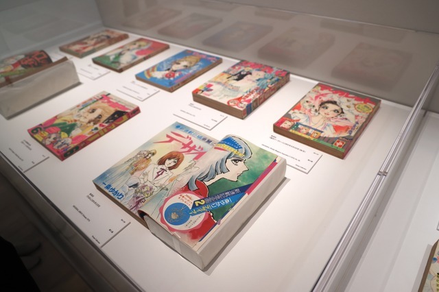 「少女漫画・インフィニティ　萩尾望都×山岸凉子×大和和紀 三人展」国立新美術館、2026-2027年、展示風景
