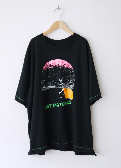 ネオンTee（M/S Size）M：12,000円（C） NIPPON ANIMATION CO., LTD.