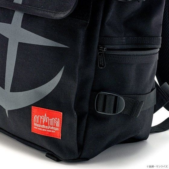 「STRICT-G × Manhattan Portage 『機動戦士ガンダム』40周年記念 バックパック 地球連邦軍モデル」28,600円（税込）（C）創通・サンライズ