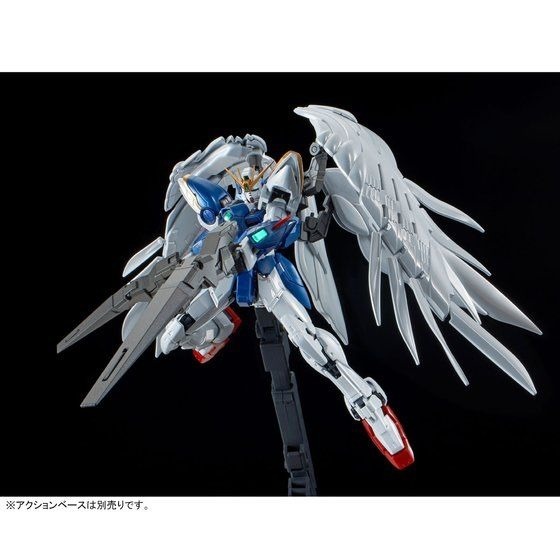 「RG 1/144 ウイングガンダムゼロ EW & ドライツバーク［チタニウムフィニッシュ］」7,260円（税込）（C）創通・サンライズ