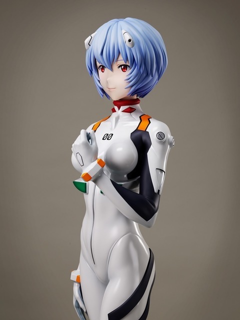 「綾波レイ 1/1スケール 等身大フィギュア」1,815,000円（税込）（C）カラー