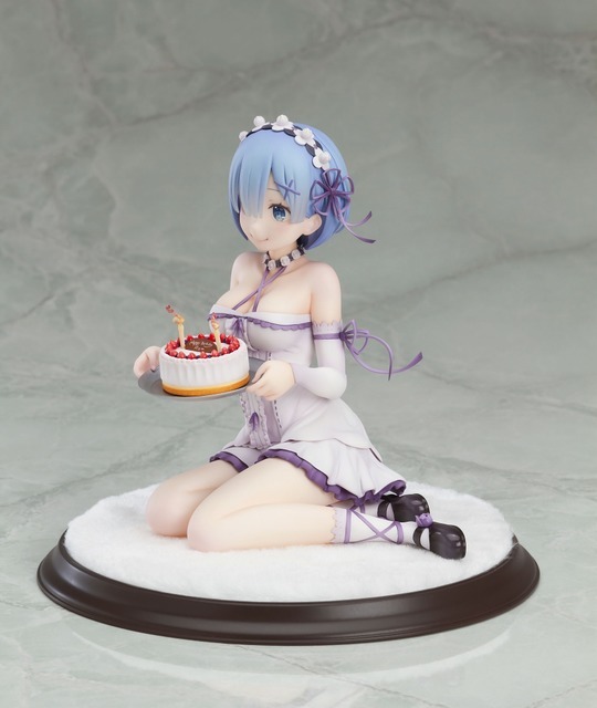 「レム・バースデーケーキVer. 1/7スケールフィギュア」14,056円（税込）（C）長月達平・株式会社KADOKAWA刊／Re:ゼロから始める異世界生活製作委員会