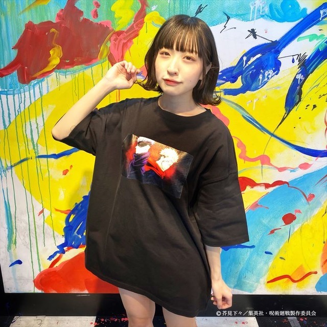 『呪術廻戦』×「ヴィレッジヴァンガード」コラボTシャツ　各2,750円（税込）（C）芥見下々／集英社・呪術廻戦製作委員会