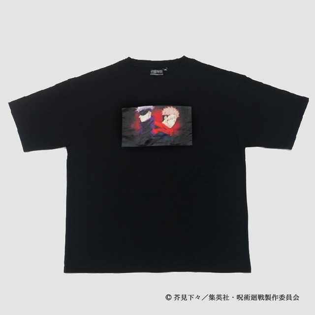 『呪術廻戦』×「ヴィレッジヴァンガード」コラボTシャツ　各2,750円（税込）（C）芥見下々／集英社・呪術廻戦製作委員会