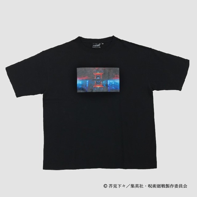 『呪術廻戦』×「ヴィレッジヴァンガード」コラボTシャツ　各2,750円（税込）（C）芥見下々／集英社・呪術廻戦製作委員会