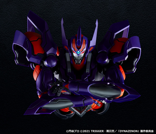 GIGAN-TECHS グリッドナイト17,500 円（税込）（C）円谷プロ (C)2021 TRIGGER・雨宮哲／「DYNAZENON」製作委員会