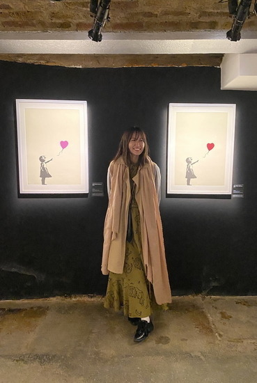 寿美菜子、イギリスで劇場版「鬼滅の刃」鑑賞！ 10年来の“憧れの声優”も明らかに【寿美菜子のAnother Wonderland in the UK 第15回】