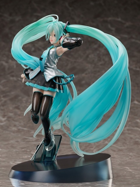 「初音ミク・クロニクル 1/7スケールフィギュア」22,000円（税込）Art by Rella（C）Crypton Future Media,INC.