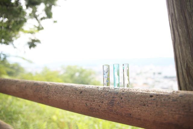 あの夏に咲く花 clear ver.・丸印15mm／あの夏に咲く花 blue ver.・丸印15mm／forget-me-not・丸印18mm（C）ANOHANA PROJECT