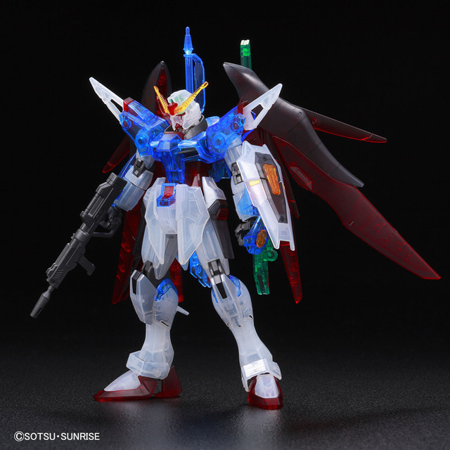 「HG 1/144 デスティニーガンダム［クリアカラー］」2,420円（税込）（C）創通・サンライズ