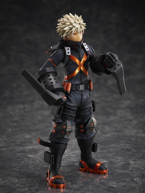 「1/8スケールフィギュア 爆豪勝己 ステルススーツVer.」12,100円（税込）（C）2021「僕のヒーローアカデミア THE MOVIE」製作委員会（C）堀越耕平／集英社