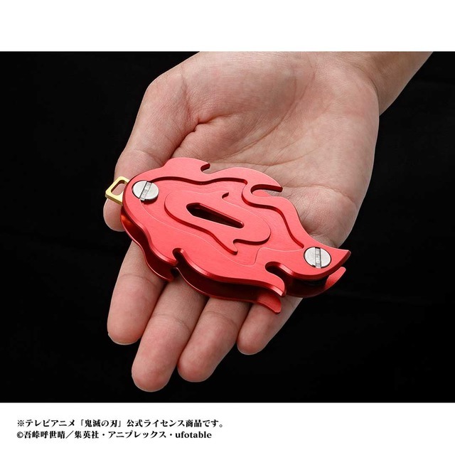 「鬼滅の刃 KeyItem 煉獄杏寿郎 紅色」6,300円（税込）（C）吾峠呼世晴／集英社・アニプレックス・ufotable