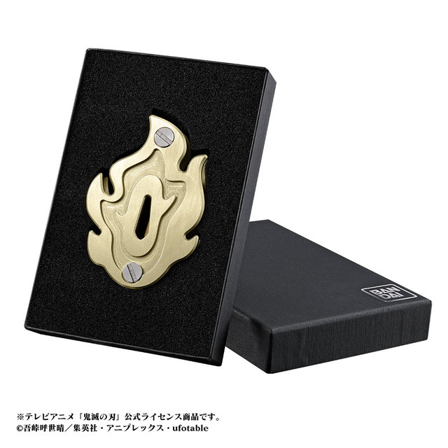 「鬼滅の刃 KeyItem 煉獄杏寿郎 金色」6,300円（税込）（C）吾峠呼世晴／集英社・アニプレックス・ufotable