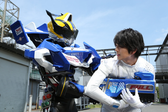 『仮面ライダードライブ サプライズ・フューチャー』（C）2015劇場版「ドライブ・ニンニンジャー」製作委員会（C）石森プロ・東映