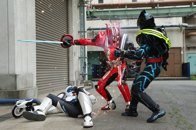 『仮面ライダードライブ サプライズ・フューチャー』（C）2015劇場版「ドライブ・ニンニンジャー」製作委員会（C）石森プロ・東映