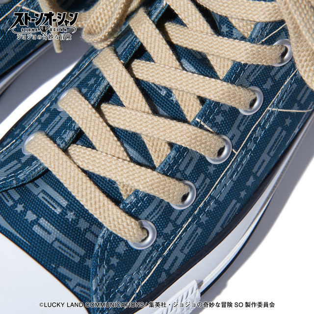 「ジョジョの奇妙な冒険 ストーンオーシャン【CONVERSE】チャーム付きシューズ」13,200円（税込）（C）LUCKY LAND COMMUNICATIONS／集英社・ジョジョの奇妙な冒険SO製作委員会