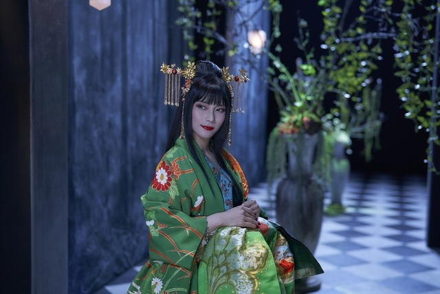 『ホリック xxxHOLiC』侑子さん衣装写真（C）2022映画「ホリック」製作委員会 （C）CLAMP・ShigatsuTsuitachi CO.,LTD.／講談社