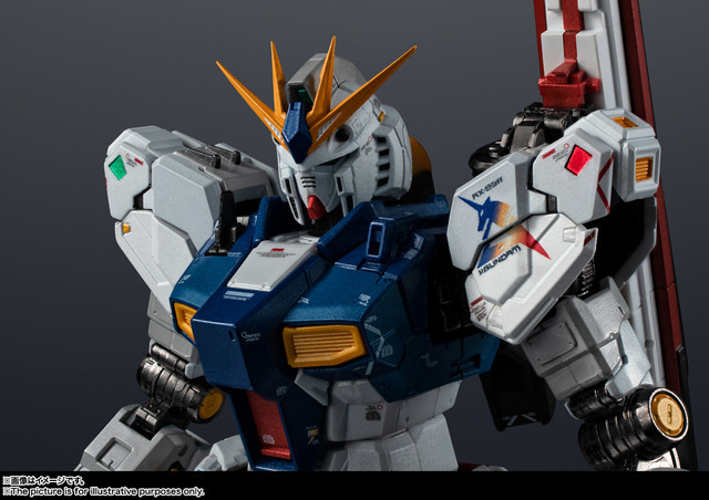 「超合金　RX-93ff νガンダム」24,000円（税別）（C）創通・サンライズ