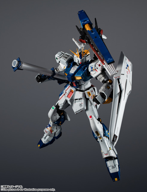 「超合金　RX-93ff νガンダム」24,000円（税別）（C）創通・サンライズ