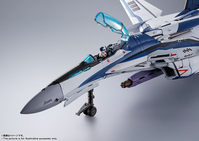 「DX超合金 VF-25メサイアバルキリー WORLDWIDE Anniv.」20,000円（税別）（C）2007 BIGWEST/MACROSS F PROJECT・MBS（C）2021 BIGWEST