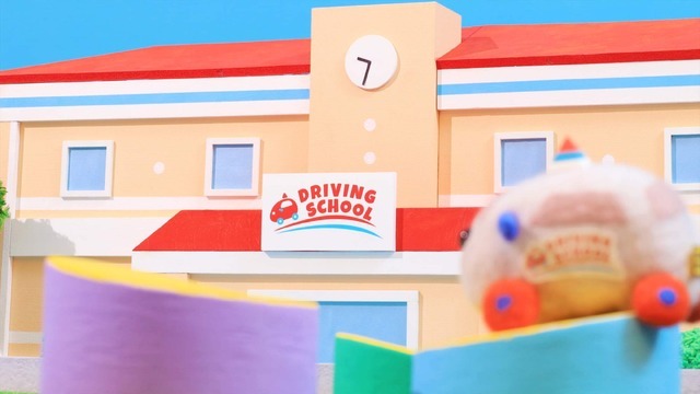 『PUI PUI モルカー DRIVING SCHOOL』PVカット（C）見里朝希／PUI PUI モルカーDS製作委員会