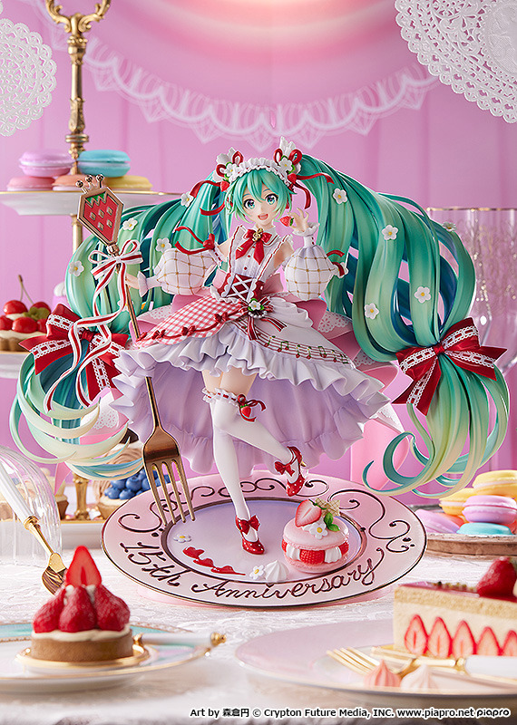 「初音ミク 15th Anniversary Ver.」43,329円（税込）Art by 森倉円（C）Crypton Future Media， INC. www.piapro.net