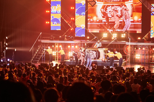 ヒプノシスマイク -Division Rap Battle- 8th LIVE ≪CONNECT THE LINE≫ to どついたれ本舗 公演初日オフィシャル写真 Photo by: 粂井健太（C）King Record Co., Ltd. All rights reserved.