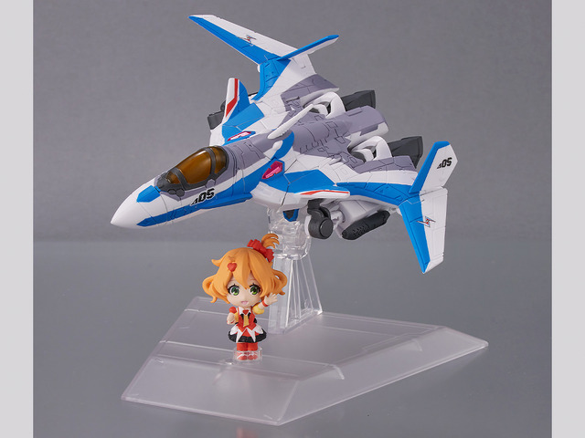 「VF-31J ジークフリード (ハヤテ・インメルマン機) with フレイア・ヴィオン」 4,950円（税10%込）（C)2015 BIGWEST