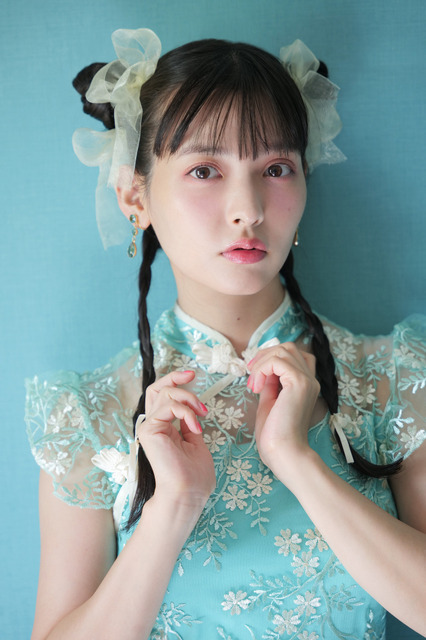 上坂すみれ2nd写真集「すみれのゆめ」(東京ニュース通信社刊)