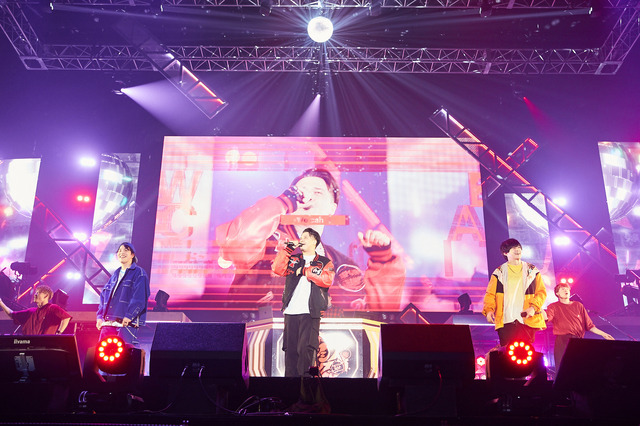 「ヒプノシスマイク -Division Rap Battle-8th LIVE 《CONNECT THE LINE》to Buster Bros!!!」公演初日オフィシャル写真 Photo by: 粂井健太（C）King Record Co., Ltd. All rights reserved.