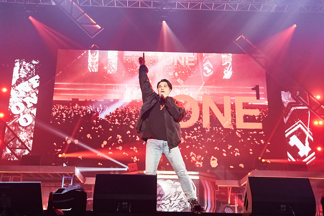 「ヒプノシスマイク -Division Rap Battle-8th LIVE 《CONNECT THE LINE》to Buster Bros!!!」公演DAY2オフィシャル写真 Photo by: 粂井健太（C）King Record Co., Ltd. All rights reserved.