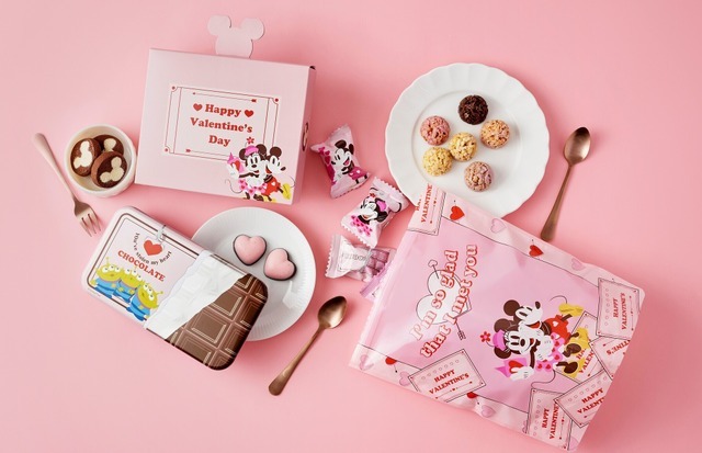 ピンクを基調にしたディズニーのバレンタインスイーツ（C）Disney（C）Disney/Pixar