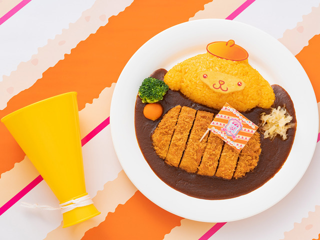 サンリオピューロランド「フレフレ★ピューロ学園」ゲン担ぎ☆ビック勝つカレー（C）2022 SANRIO CO., LTD. TOKYO, JAPAN