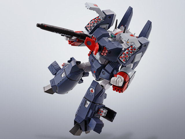 『超時空要塞マクロス』「VF-1J アーマードバルキリー（一条輝機）リバイバルVer.」13,200円（税込）（C）1982 BIGWEST