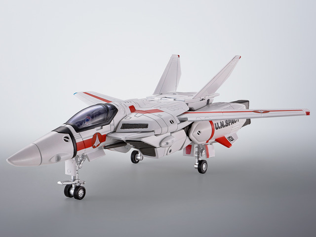 『超時空要塞マクロス』「VF-1J アーマードバルキリー（一条輝機）リバイバルVer.」13,200円（税込）（C）1982 BIGWEST