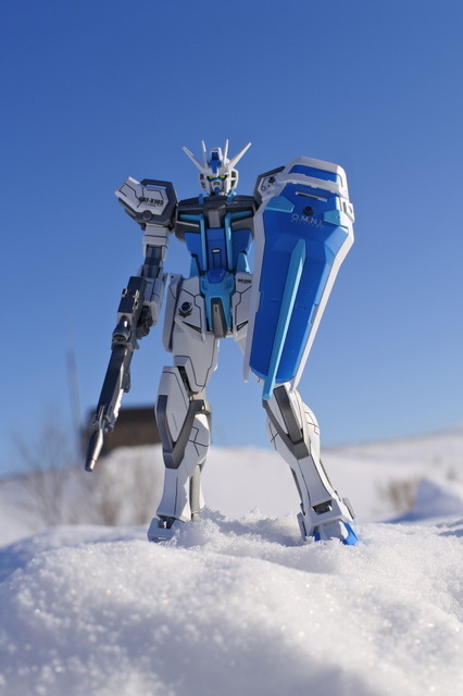 「EG ストライクガンダム」スノーイメージカラー塗装◎制作・撮影：降月海弥