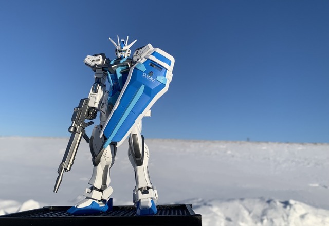 「EG ストライクガンダム」スノーイメージカラー塗装◎制作・撮影：降月海弥