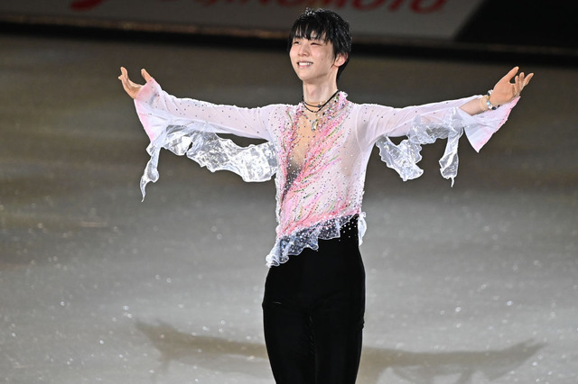 Yuzuru Hanyu Ice Show 'Prologue'YOKOHAMA, JAPAN - NOVEMBER 04: Yuzuru Hanyu performs during the ice show 'Prologue' at Pia Arena MM on November 04, 2022 in Yokohama, Kanagawa, Japan. (Photo by Kenta Harada/Getty Images)