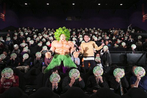 シリーズ最強のサイヤ人ブロリーを演じる島田敏が筋肉スーツで登場！！“ブロリスト”とブロリーだらけのフォトセッション！「DRAGON BALL THE MOVIES Blu－ray発売記念ブロリーナイト」開催
