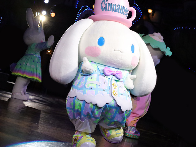 サンリオピューロランド「Rainbow Drops ～雨と仲間のものがたり～」（C）2023 SANRIO CO., LTD. TOKYO, JAPAN 　著作 株式会社サンリオ