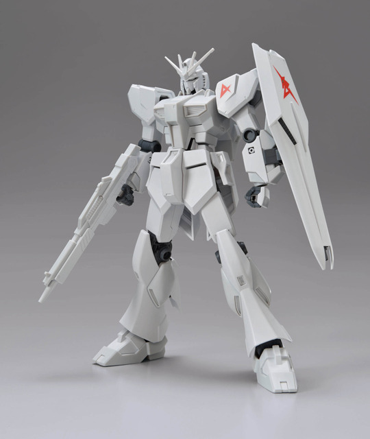 BANDAI SPIRITS「ENTRY GRADE 1/144 ガンダムベース限定 νガンダム[ペインティングモデル]」（C）創通・サンライズ