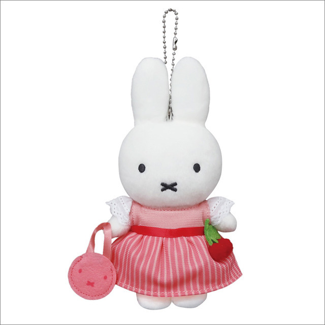 「ミッフィーzakkaフェスタ」チェリードレスマスコット　Illustrations Dick Bruna（C）copyright Meris bv,1953-2023 www.miffy.com（C）Dick Bruna