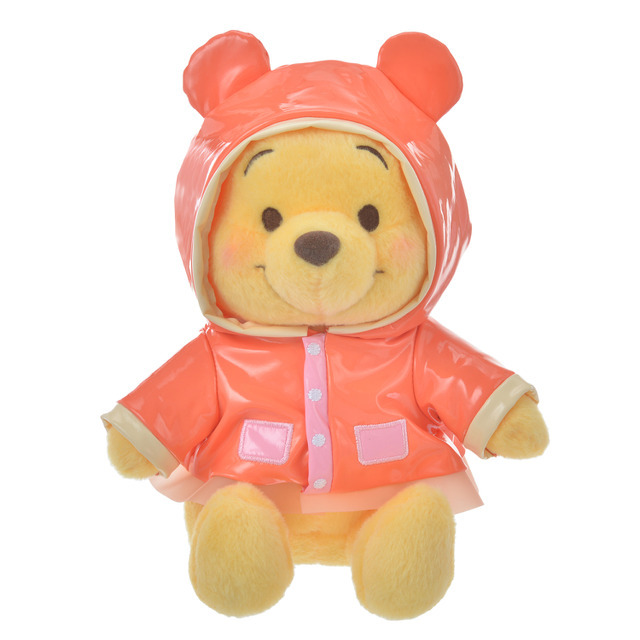 「プーさん ぬいぐるみ Rain Style」（C）Disney （C）Disney. Based on the “Winnie the Pooh” works by A.A. Milne and E.H. Shepard.