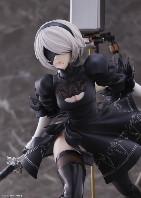 「2B 1/7スケールフィギュア」通常版18,000円（税込）／豪華版26,000円（税込）（C）SQUARE ENIX／人類会議