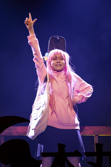 舞台「LIVE STAGE『ぼっち・ざ・ろっく！』」より公式写真（C）はまじあき／芳文社・アニプレックス（C）LIVE STAGE「ぼっち・ざ・ろっく！」製作委員会