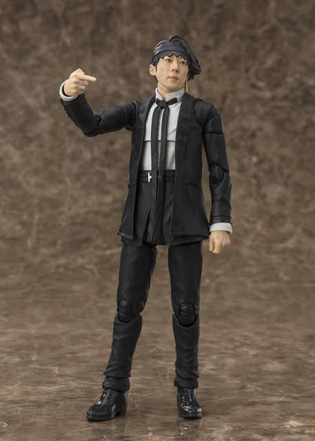 「S.H.Figuarts 岸辺露伴（映画『岸辺露伴 ルーヴルへ行く』）」9,900円（税込／送料・手数料別途）（C）2023「岸辺露伴 ルーヴルへ行く」製作委員会（C）LUCKY LAND COMMUNICATIONS / 集英社