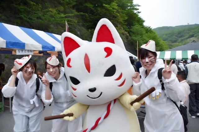 「フェ～レンザイ -神さまの日常-」ヒット祈願！九尾稲荷神社のお守りを内田真礼＆高橋李依に届けてみた